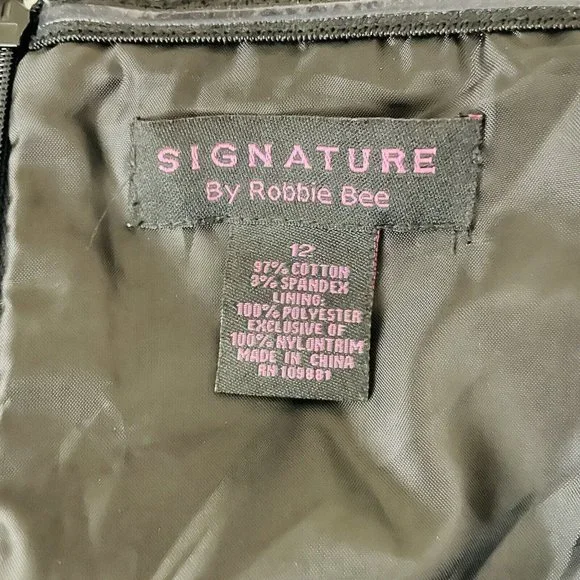 Signature by Robbie Bee Black & White Swirl Halter Style Dress ~ SIze 12 / Med - Picture 7 of 8